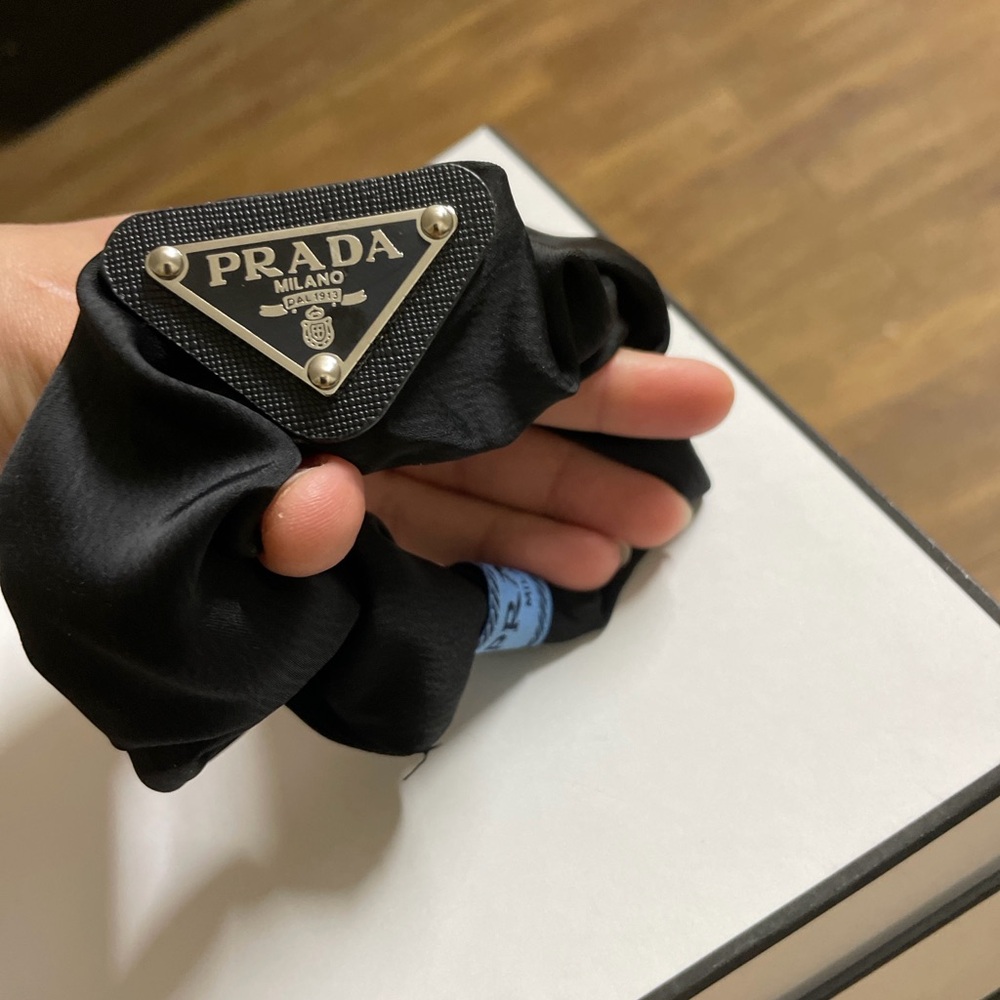 Prada - Picture 6 of 6
